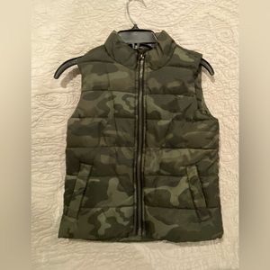 Sonoma Goods for Life Camo Cozy Lining Size 5 Vest For Boys